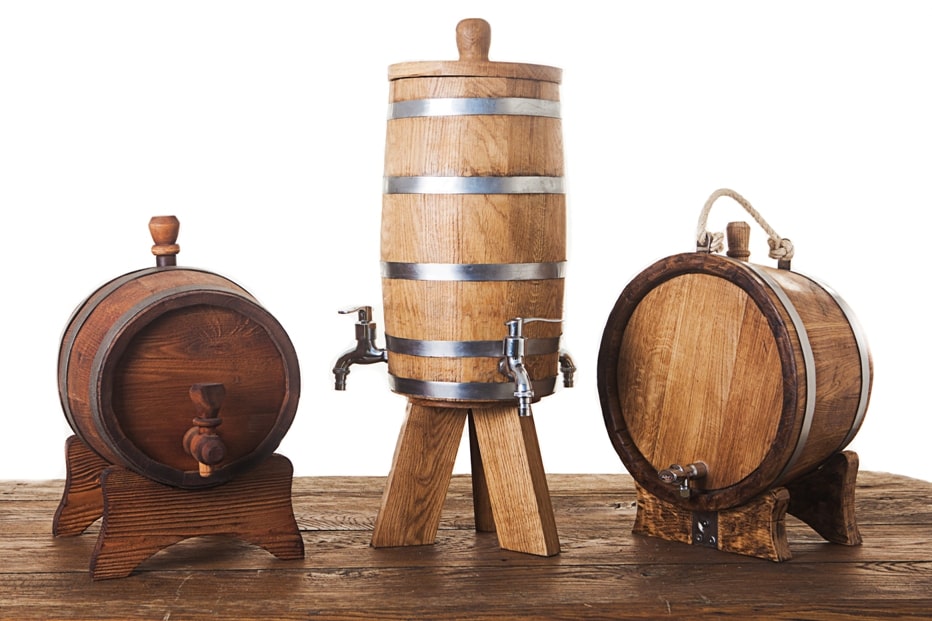 Бочки, баклаги, декор